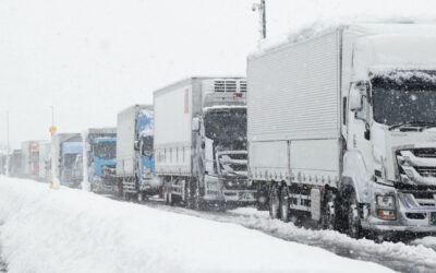 Heavy snow in northwest Japan leaves drivers stranded overnight