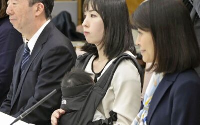 Female member of gov’t panel brings baby to meeting at PM’s office