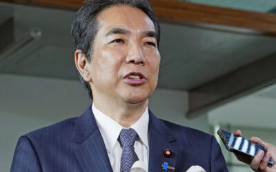 Farm minister resigns over rice comments; Koizumi to replace him